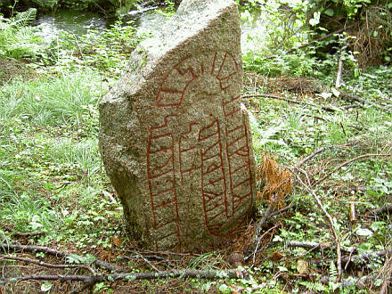 Stenen i skogen