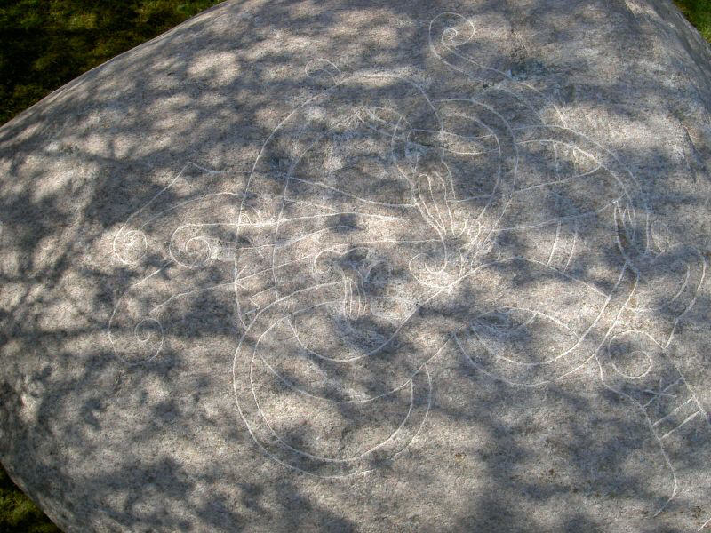 Stenen i solglimmer